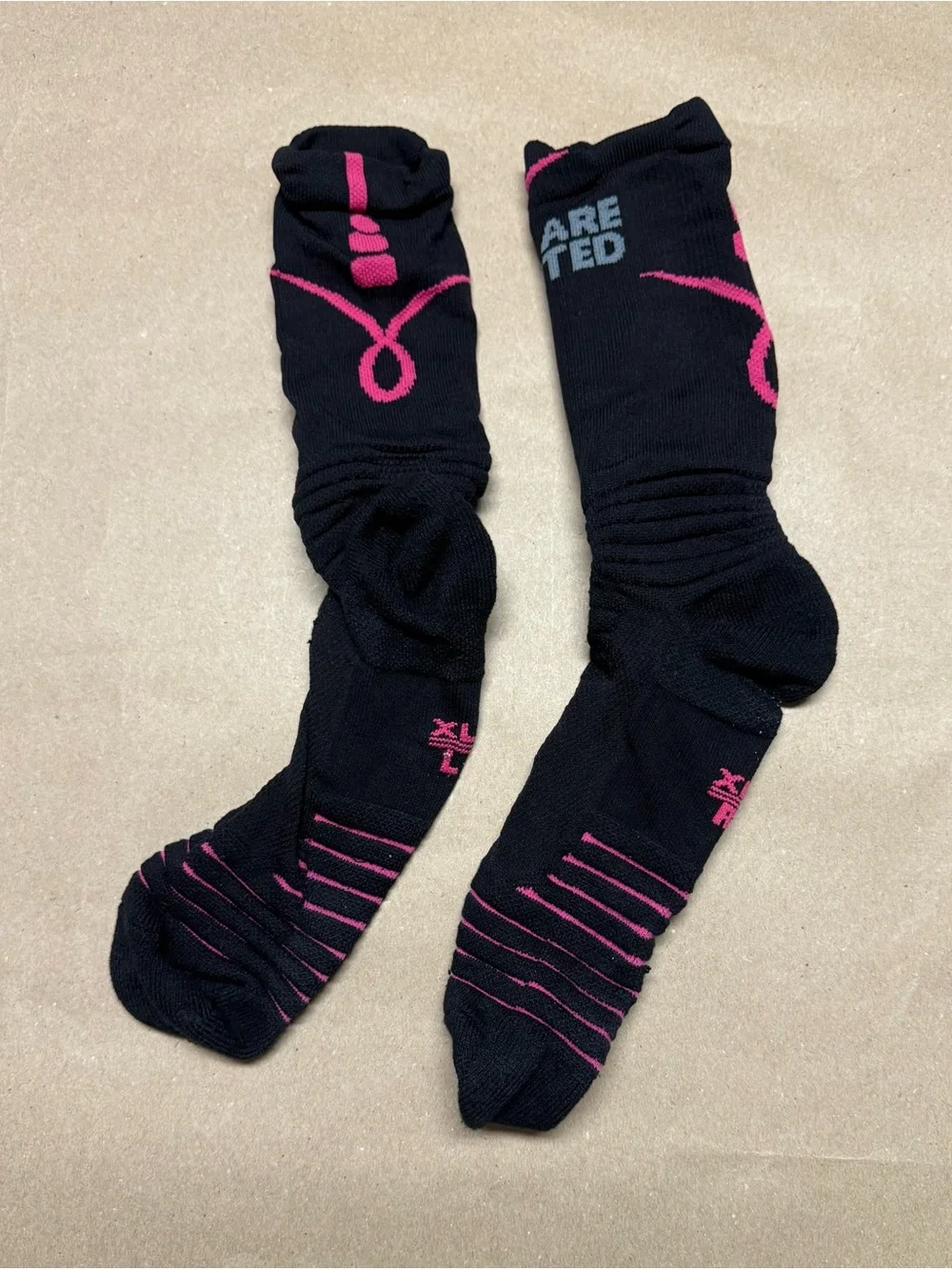 Nike Elite Crew XL Breast Cancer Black Pink Men’s 12-15 Socks Cushion Rare!